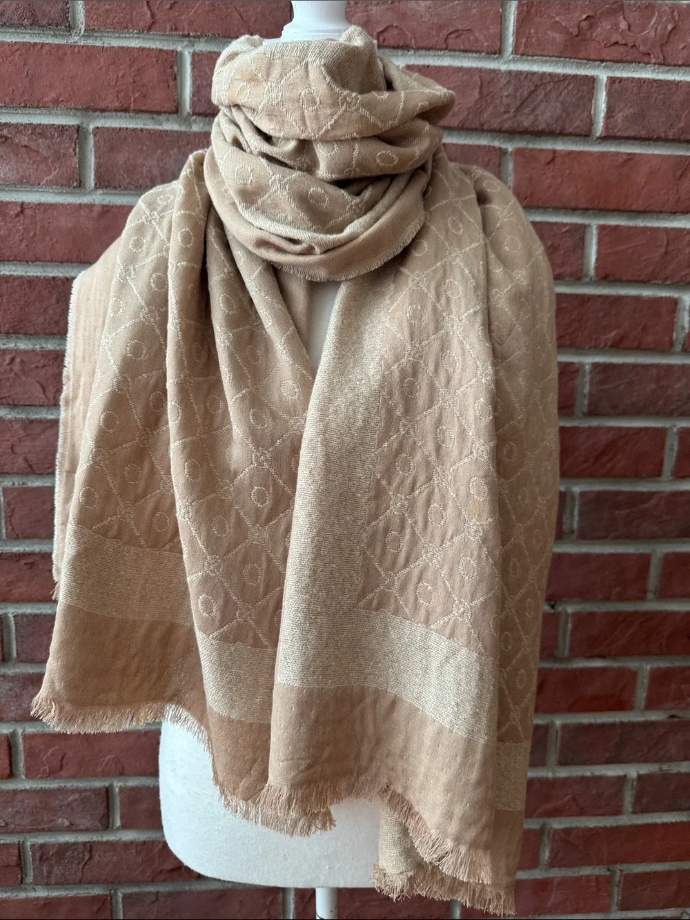 Oroton Australia Luxury Beige Cream Diamond-Texture Fringe Scarf 28”x72” NWOT